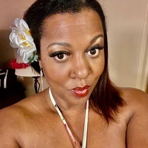 Meet your Posher, Rashida